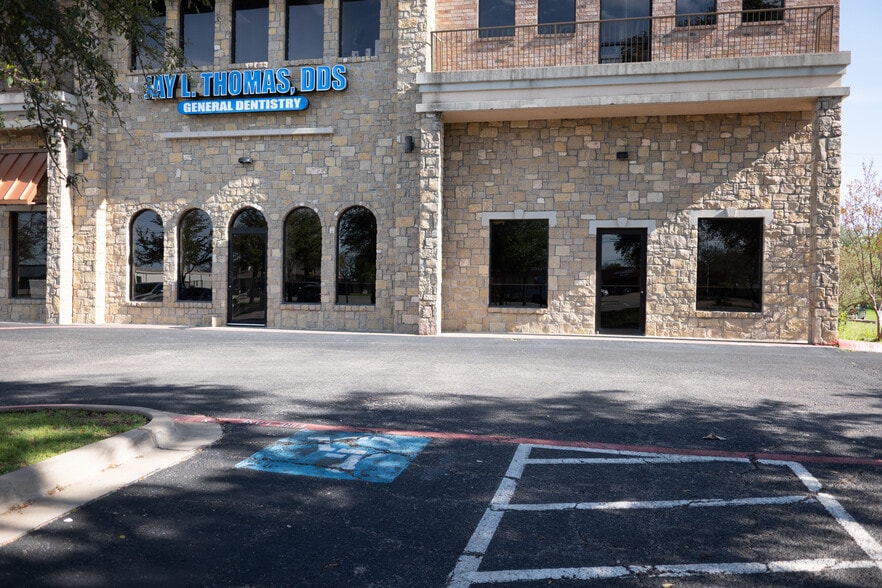 3301 E US Highway 377, Granbury, TX for lease - Building Photo - Image 2 of 16