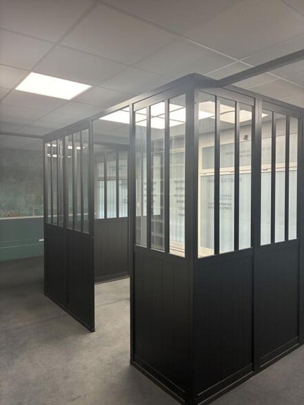 Office in Boulogne-Billancourt for lease - Interior Photo - Image 3 of 6
