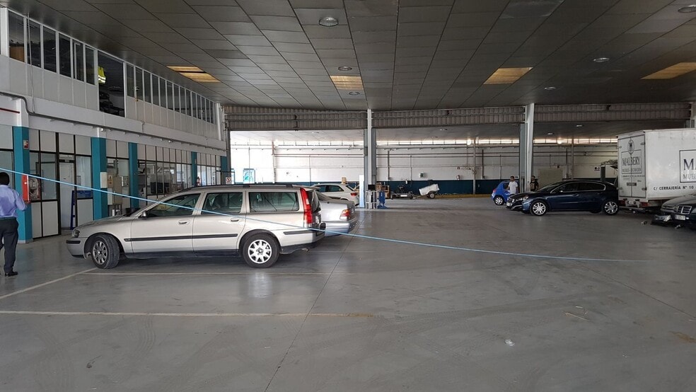 Santa Cruz, Camas, Pol. los Girasoles, 17, Camas, Sevilla for lease - Building Photo - Image 1 of 10