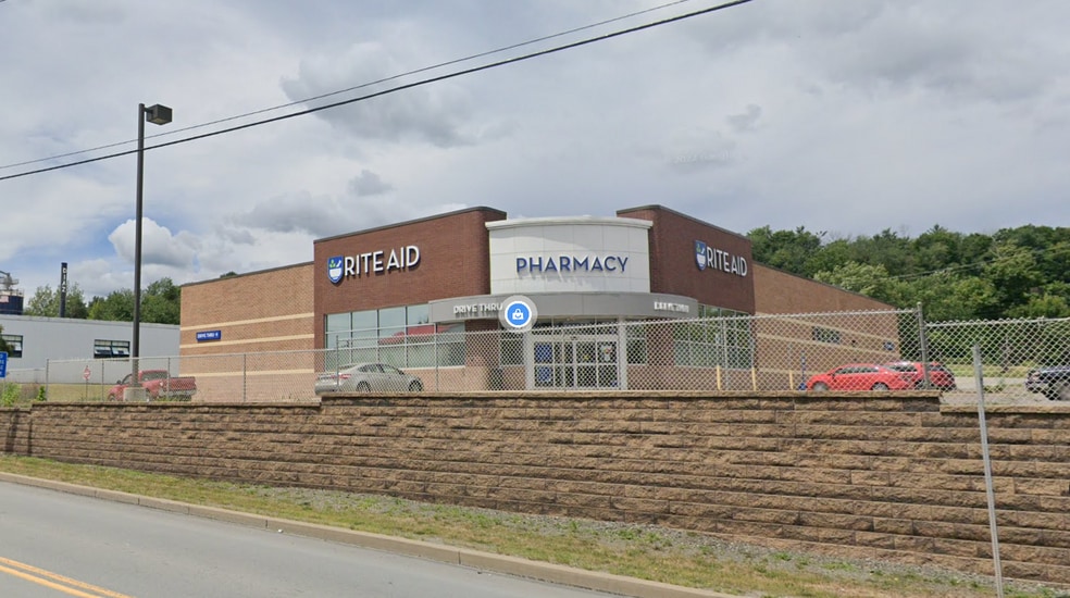 801 Grow Ave, Montrose, PA à louer - Photo du bâtiment - Image 2 de 16