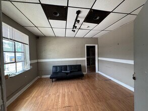 2311 Cascade Rd SW, Atlanta, GA à louer Photo intérieure- Image 2 de 4
