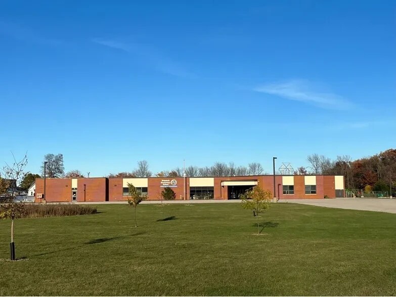 3994 Wequiock Rd, Green Bay, WI à vendre - Photo du bâtiment - Image 2 de 17