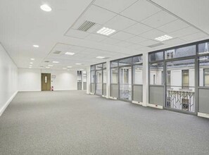 65 Rue Saint-Lazare, Paris for lease Interior Photo- Image 2 of 6