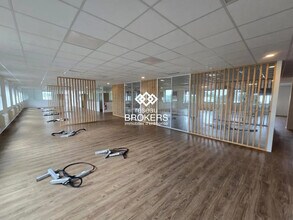 Bureau dans SAINT-OUEN-L'AUMONE à louer Photo du bâtiment- Image 1 de 6