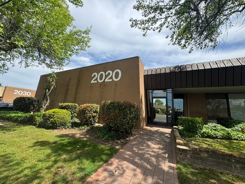 2020 Coffee Rd, Modesto, CA for sale - Primary Photo - Image 1 of 10