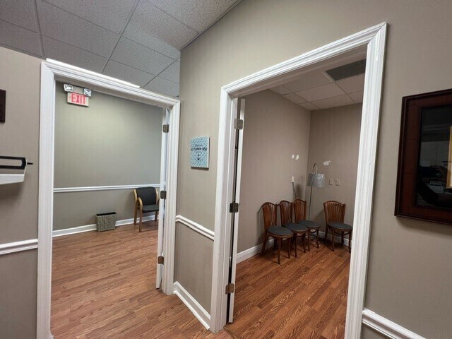 2100 SE Ocean Blvd, Stuart, FL à louer - Photo intérieure - Image 2 de 12