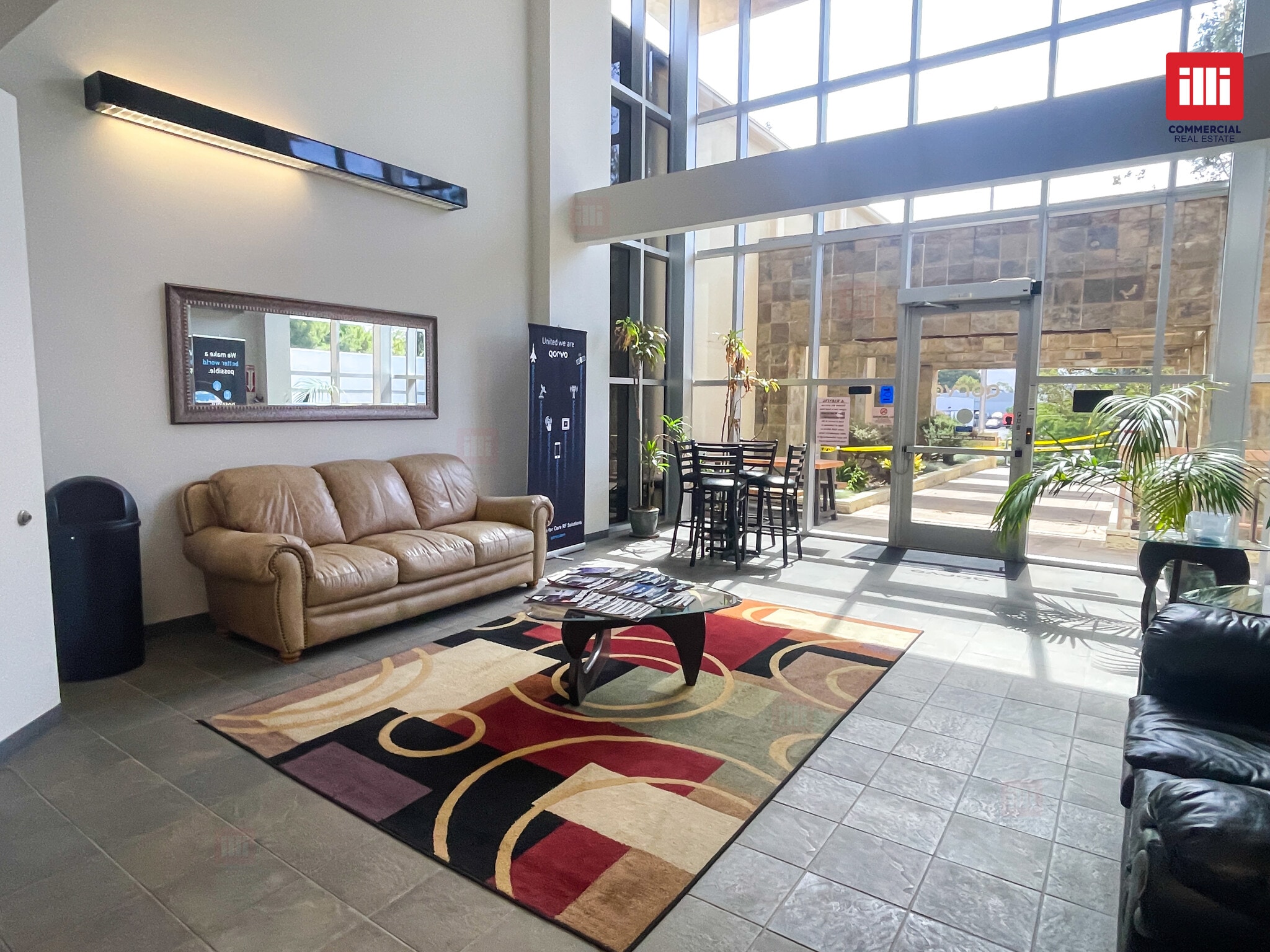 950 Lawrence Dr, Thousand Oaks, CA for lease Building Photo- Image 1 of 11