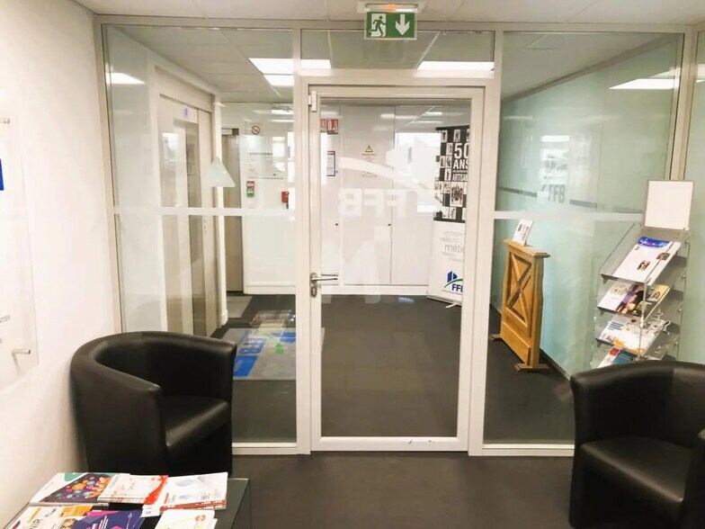 Bureau dans Évry-Courcouronnes à vendre - Photo intérieure - Image 3 de 8