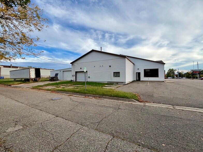 610 Park Pl, Lansing, MI à vendre - Photo du bâtiment - Image 3 de 12