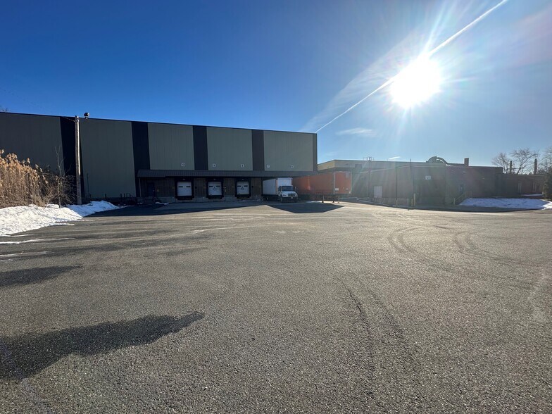 24-28 Gaylord St, South Hadley, MA for sale - Building Photo - Image 3 of 4