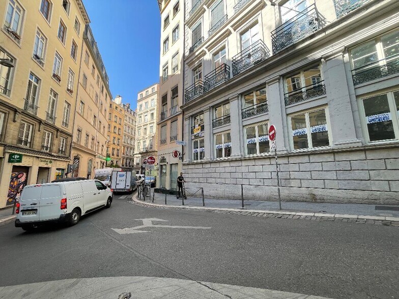 11 Place Croix-Paquet, Lyon for lease - Building Photo - Image 1 of 6