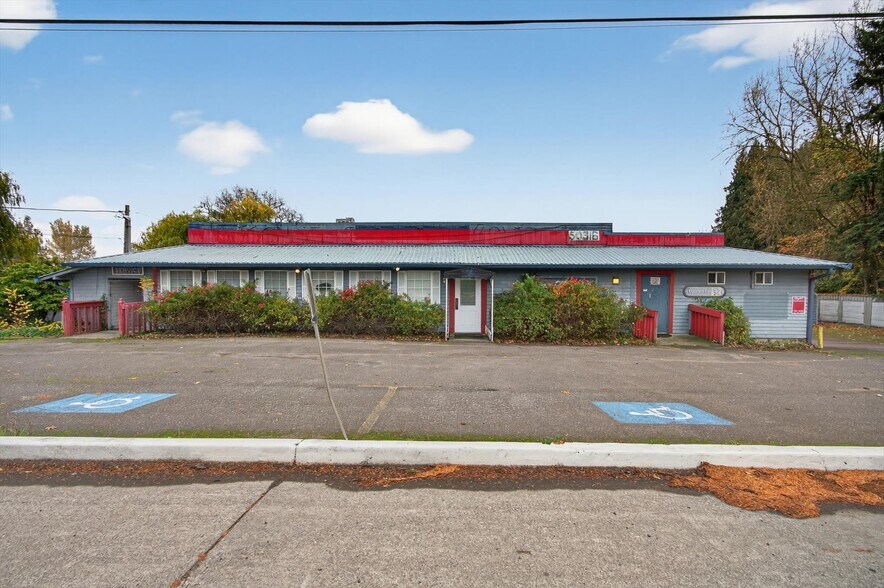 50316 Columbia River Hwy, Scappoose, OR à vendre - Photo du bâtiment - Image 1 de 61