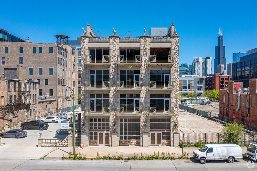 165 and 167 N May portefeuille de 2 propriétés à vendre sur LoopNet.ca - Photo du bâtiment - Image 3 de 10
