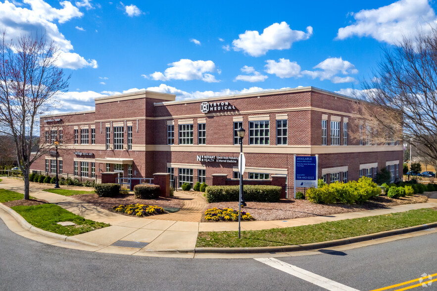 9615 Kincey Ave, Huntersville, NC for sale - Primary Photo - Image 1 of 1