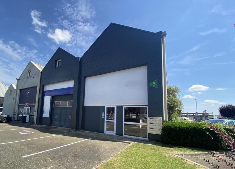Retail in Chartres for sale - Building Photo - Image 1 of 15