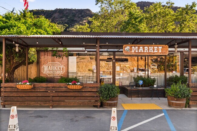 Plus de détails pour 28192 Silverado Canyon Rd, Silverado, CA - Commerce de détail à vendre