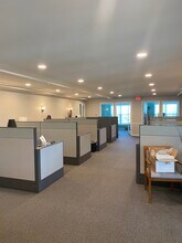 N79W14756 Appleton Ave, Menomonee Falls, WI à louer Photo intérieure- Image 2 de 8