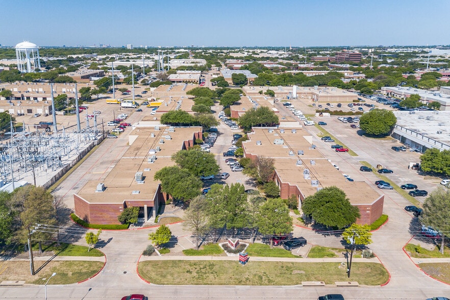 681 N Plano Rd, Richardson, TX à louer - Photo du bâtiment - Image 3 de 7