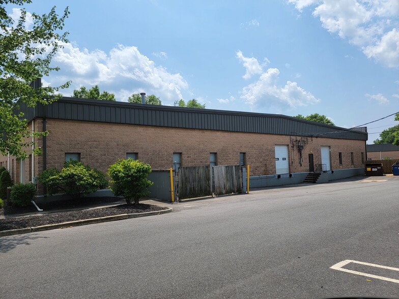 44 W Ferris St, East Brunswick, NJ for lease - Building Photo - Image 3 of 3