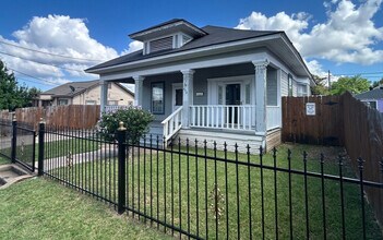 428 W 7th St, Dallas, TX à louer Photo du bâtiment- Image 2 de 5