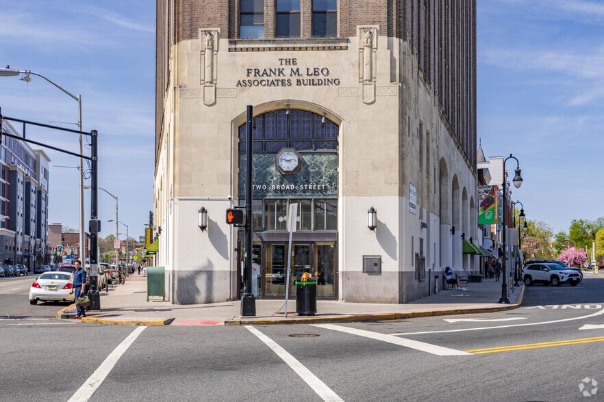 2 Broad St, Bloomfield, NJ for lease - Building Photo - Image 3 of 4