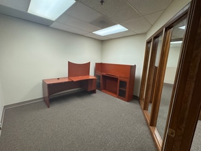 333 Bishops Way, Brookfield, WI for lease Interior Photo- Image 2 of 8