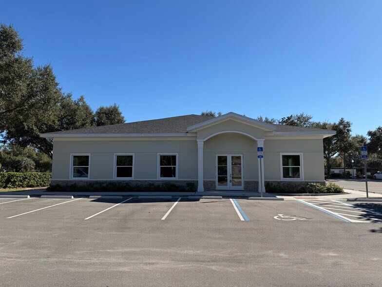 108 S Park Ave, Apopka, FL à louer - Photo du bâtiment - Image 2 de 10