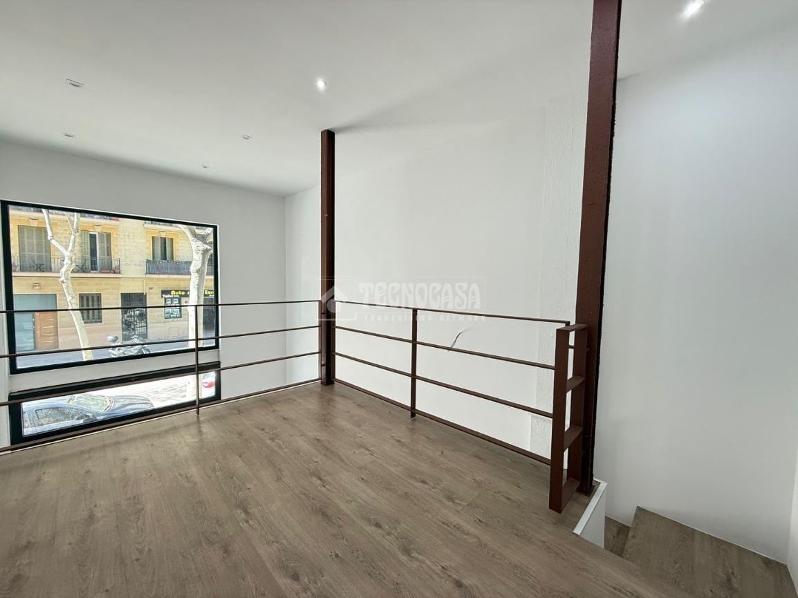 Barcelona, BAR 08013 - Unit 2 - - Interior Photo - Image 1 of 3