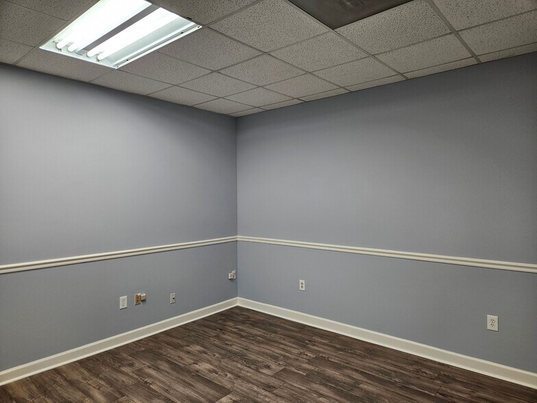 8122 Sawyer Brown Rd, Nashville, TN à louer - Photo du bâtiment - Image 3 de 5