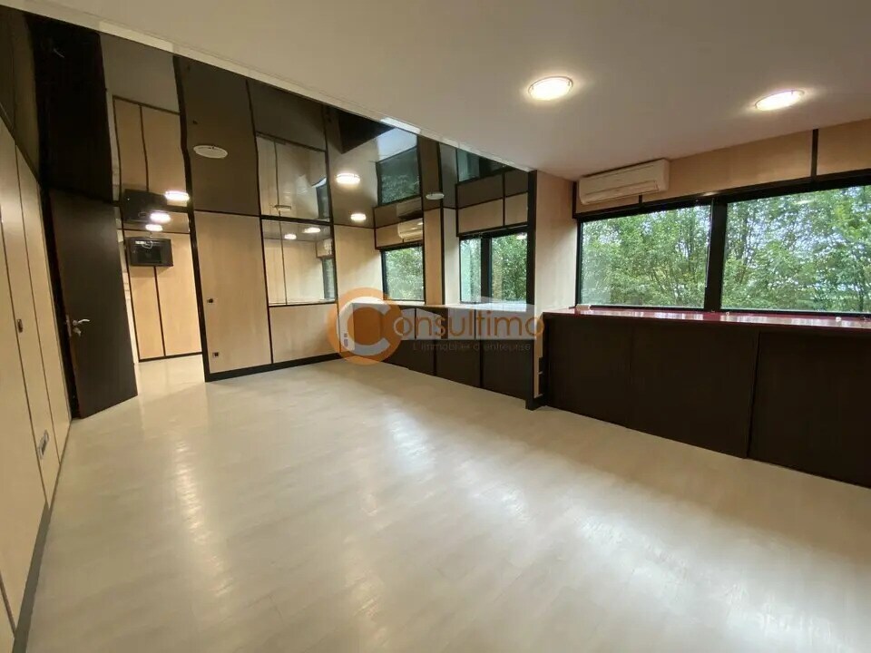 Office in Cenon for lease Interior Photo- Image 1 of 7