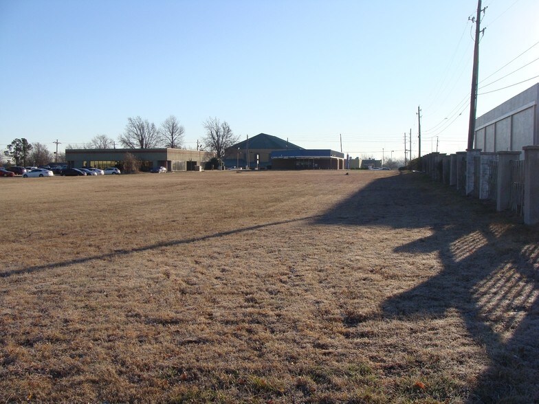 3204 S Elm Pl, Broken Arrow, OK à vendre - Photo du bâtiment - Image 3 de 4