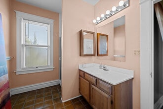 562 N Ogden St, Denver, CO à louer Photo intérieure- Image 2 de 18