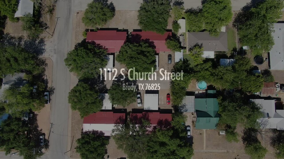 1112 S Church St, Brady, TX à vendre - Vidéo sur l’inscription commerciale - Image 1 de 1