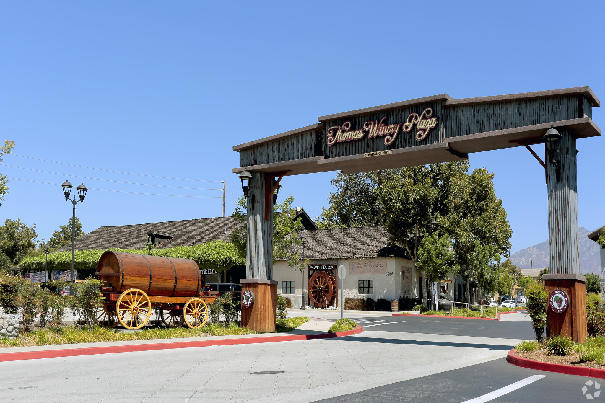 NEC Foothill Blvd, Rancho Cucamonga, CA à louer Photo du bâtiment- Image 1 de 11