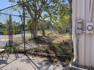 More details for 2719 Tamiami trl, North Fort Myers, FL - Industrial for Lease