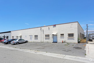 Plus de détails pour 1227-1229 E Ash Ave, Fullerton, CA - Industriel à louer