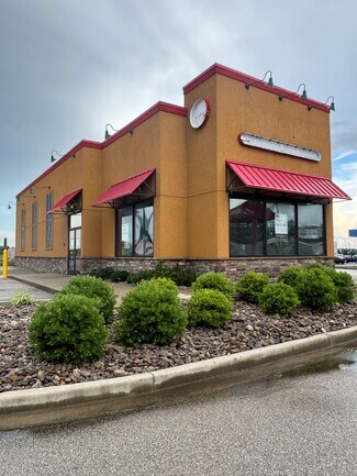 Plus de détails pour 1315 E Hackberry St, Salem, IN - Commerce de détail à louer