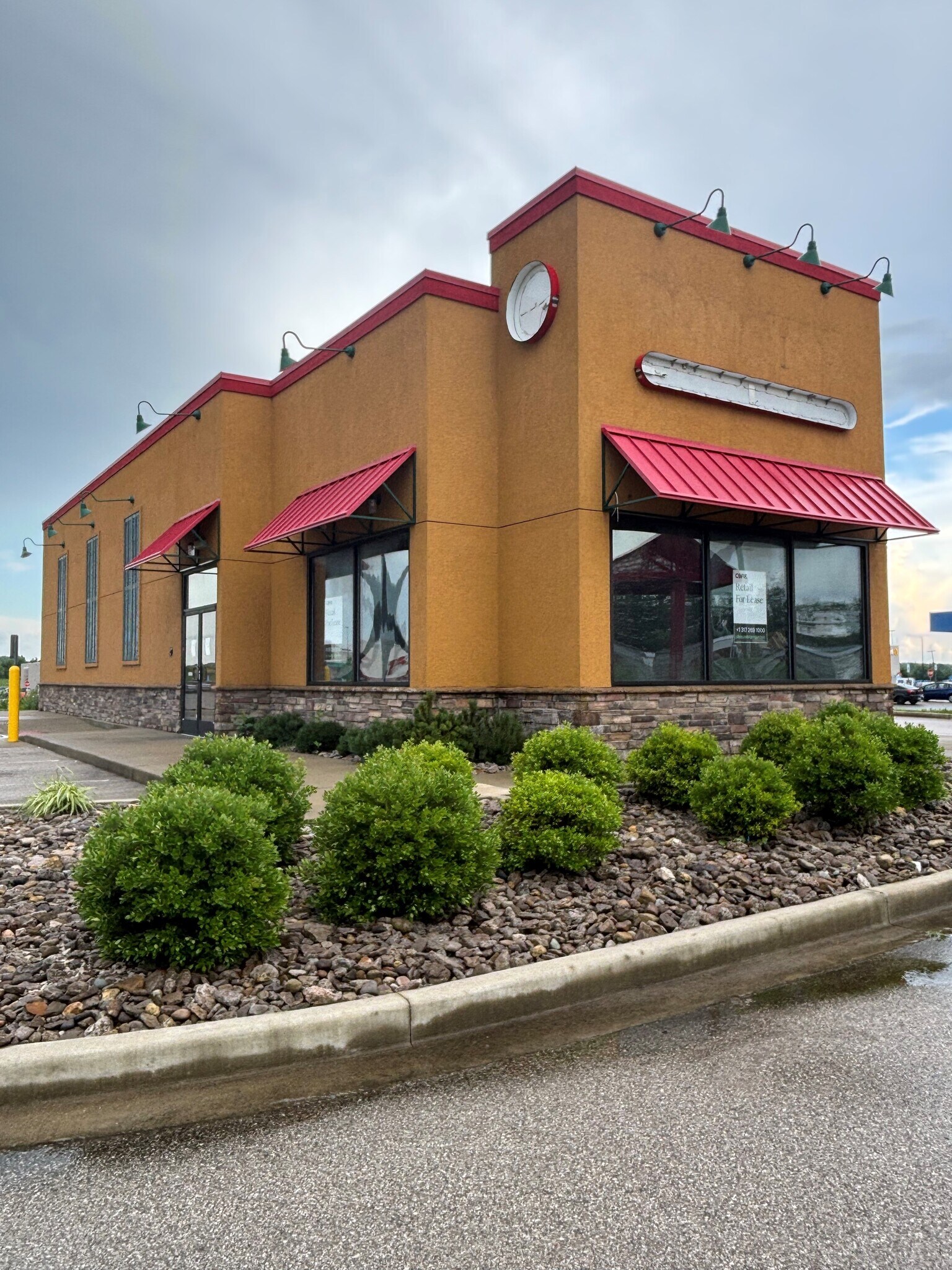 1315 E Hackberry St, Salem, IN for lease Building Photo- Image 1 of 6