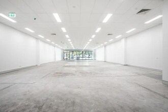 24-32 Lexington Dr, Bella Vista for lease Interior Photo- Image 2 of 4