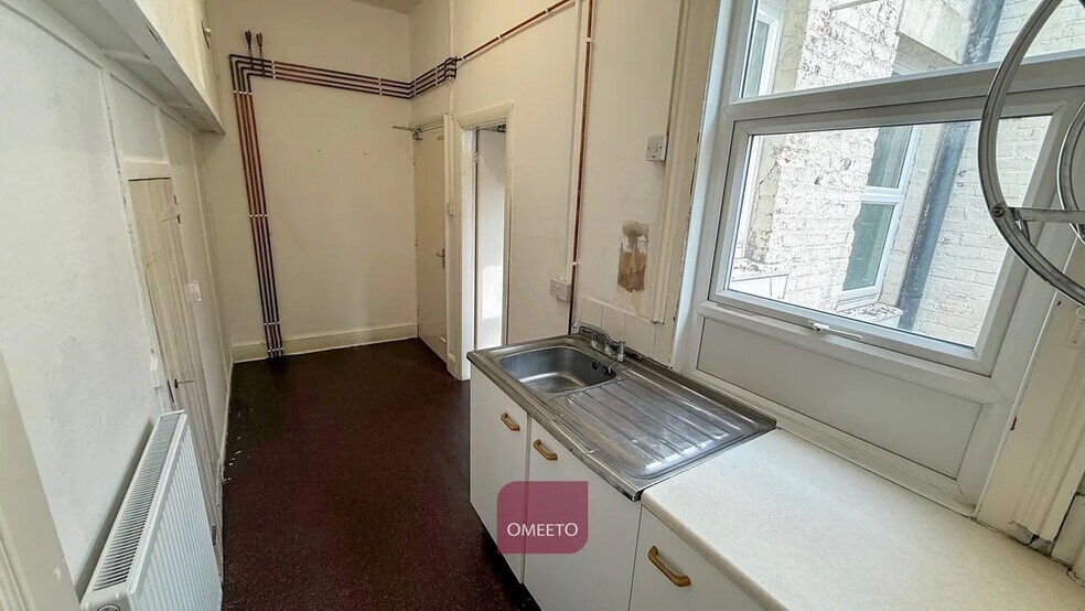 10 Iron Gate, Derby for lease - Interior Photo - Image 3 of 7