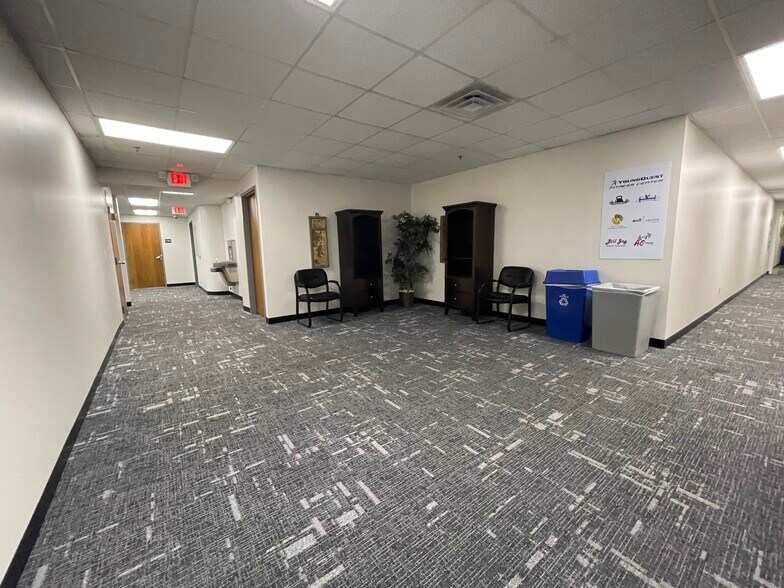 6545 Flying Cloud Dr, Eden Prairie, MN à louer - Photo intérieure - Image 2 de 10