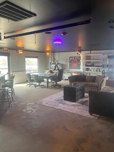 9358 Highway 76 W, Gray Court, SC for sale - Interior Photo - Image 3 of 8