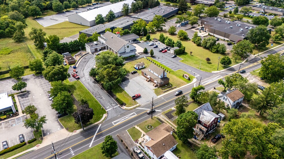 1030 Chester Ave, Delran, NJ à vendre - Photo du bâtiment - Image 1 de 2