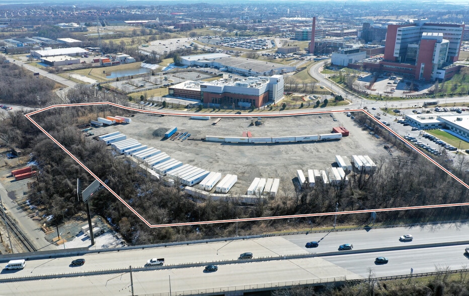 5600 E Lombard St, Baltimore, MD for lease - Building Photo - Image 2 of 7