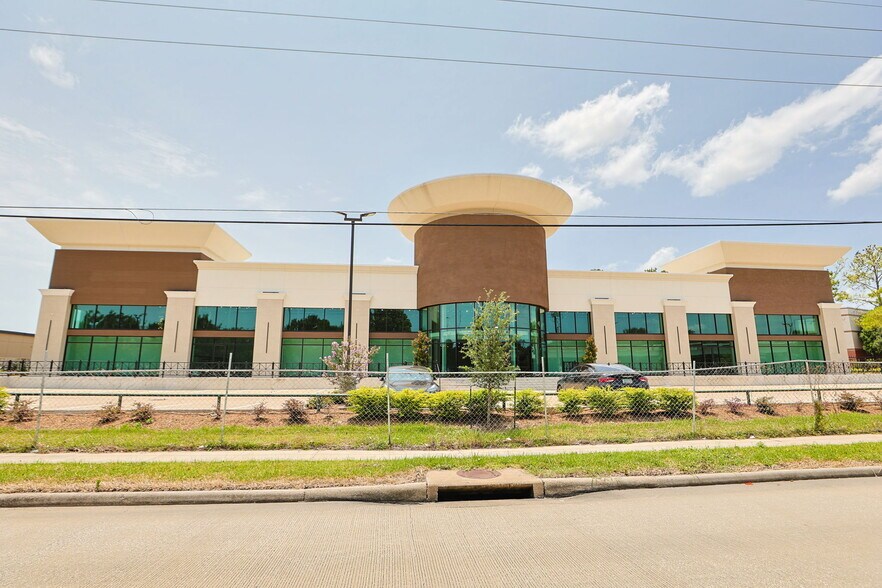 17000 TX-249, Houston, TX à louer - Photo principale - Image 1 de 2