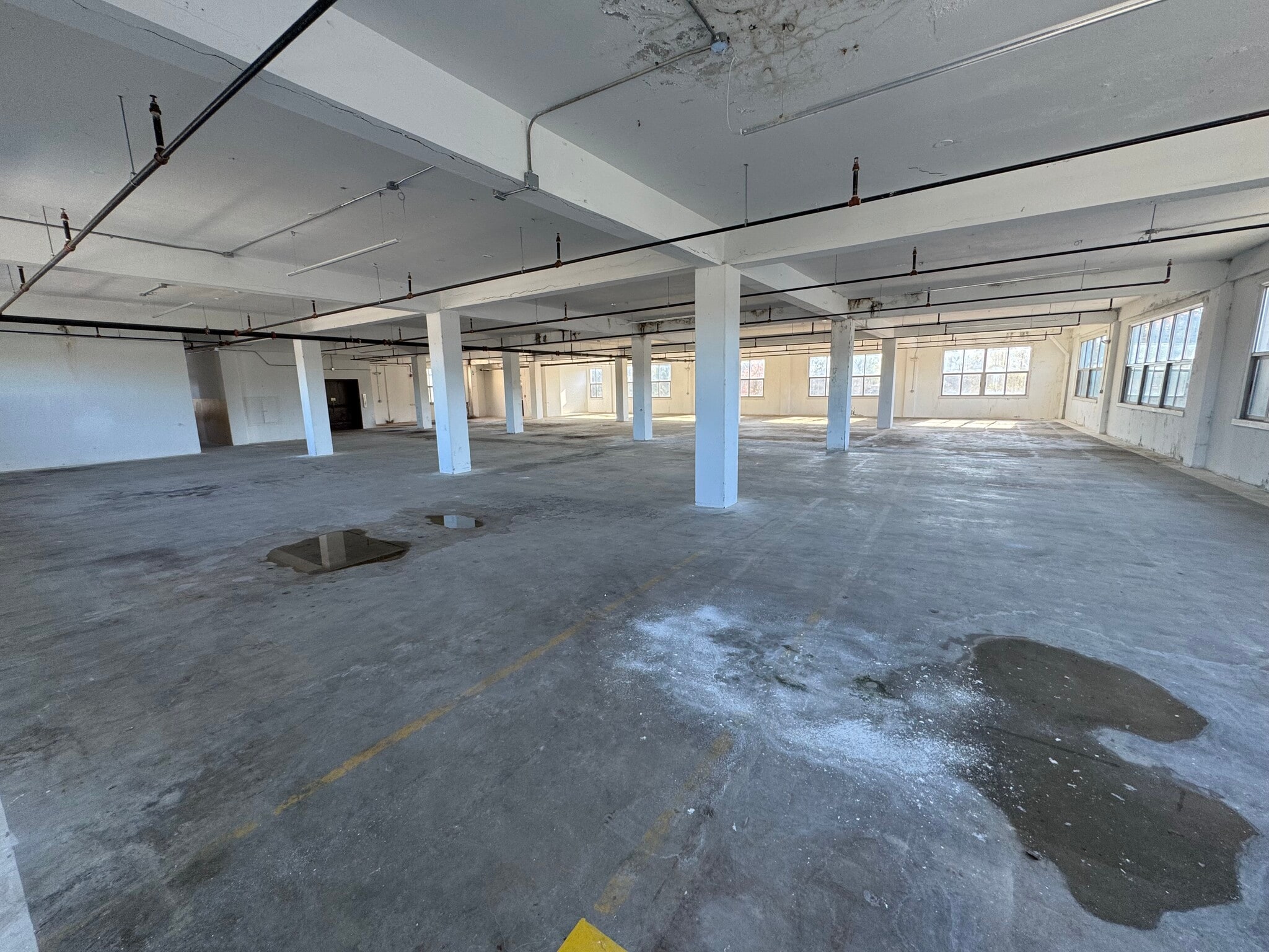 391 Lakeside Ave, Orange, NJ for lease Interior Photo- Image 1 of 4