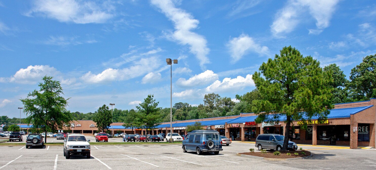 954-980 J Clyde Morris Blvd, Newport News, VA à louer Photo du bâtiment- Image 1 de 4
