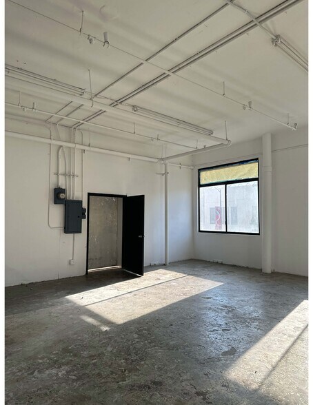 818 N Spring St, Los Angeles, CA for lease - Interior Photo - Image 2 of 11