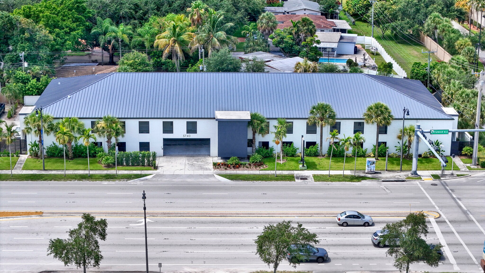 5740 Hollywood Blvd, Hollywood, FL à louer Photo du bâtiment- Image 1 de 8