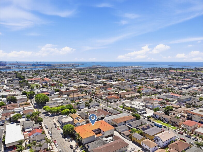 635 W 15th St, San Pedro, CA à vendre - Photo du bâtiment - Image 2 de 18